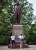 Cindy and Kathy at the Mark Twain statue